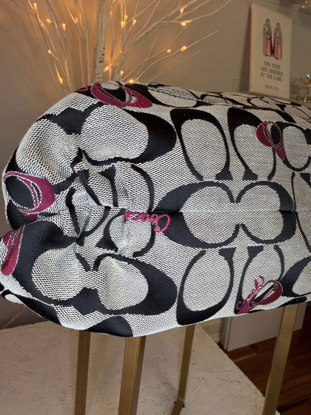 Coach POPPY Like new shoulder, bag grey & black logo,burgundy interior17X14 - Picture 9 of 14